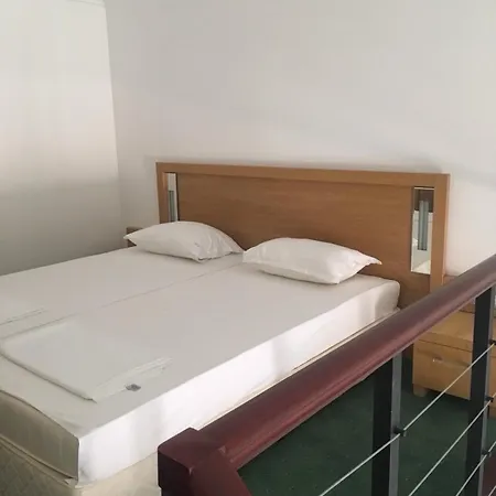 Private Ravda-emerald ラヴダ