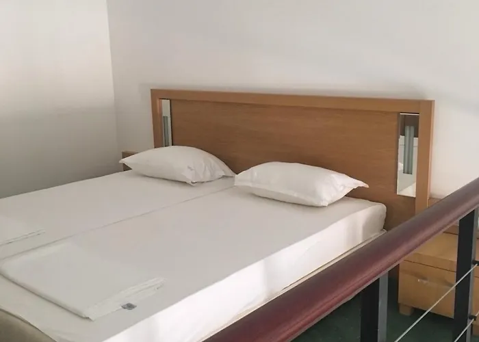 Private Ravda-emerald ラヴダ