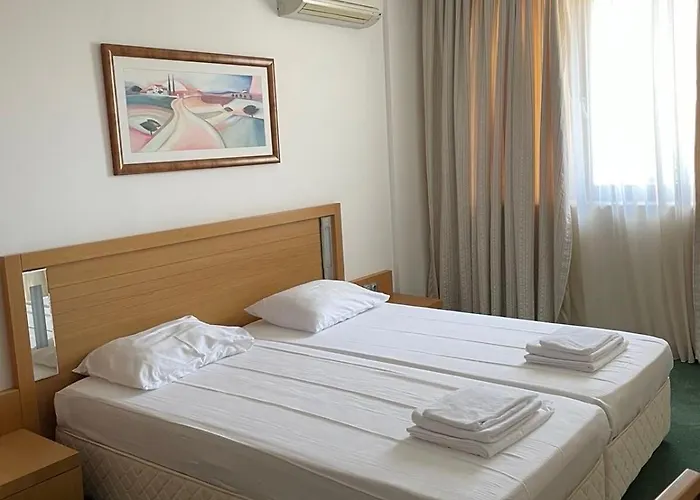 Private Ravda-emerald ラヴダ