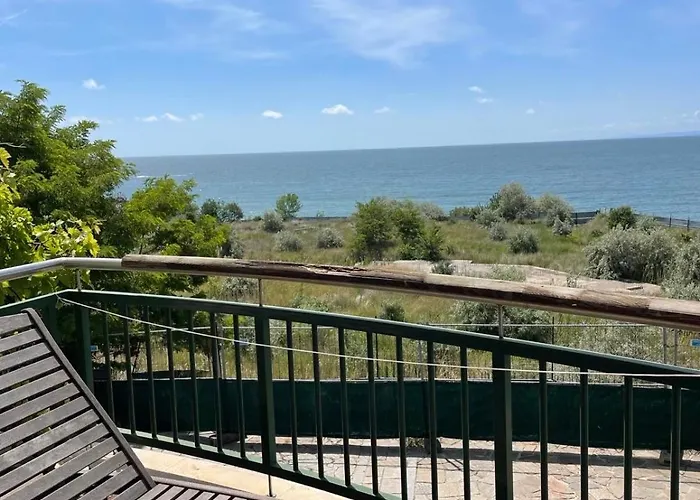 Private Ravda-emerald アパート ラヴダ